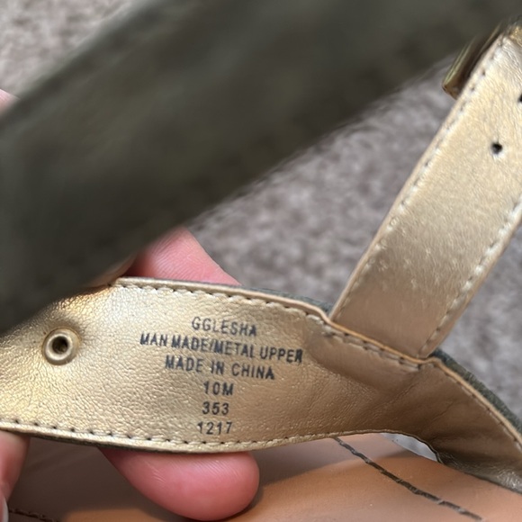 Guess Army Green and Gold Sandals Size 10 - Picture 4 of 4